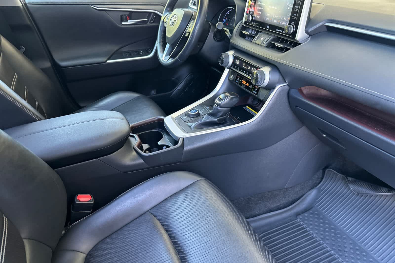 Used 2020 Toyota RAV4 Limited AWD/4WD image 17