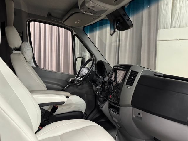 Used 2018 Mercedes-Benz Sprinter 3500 image 8