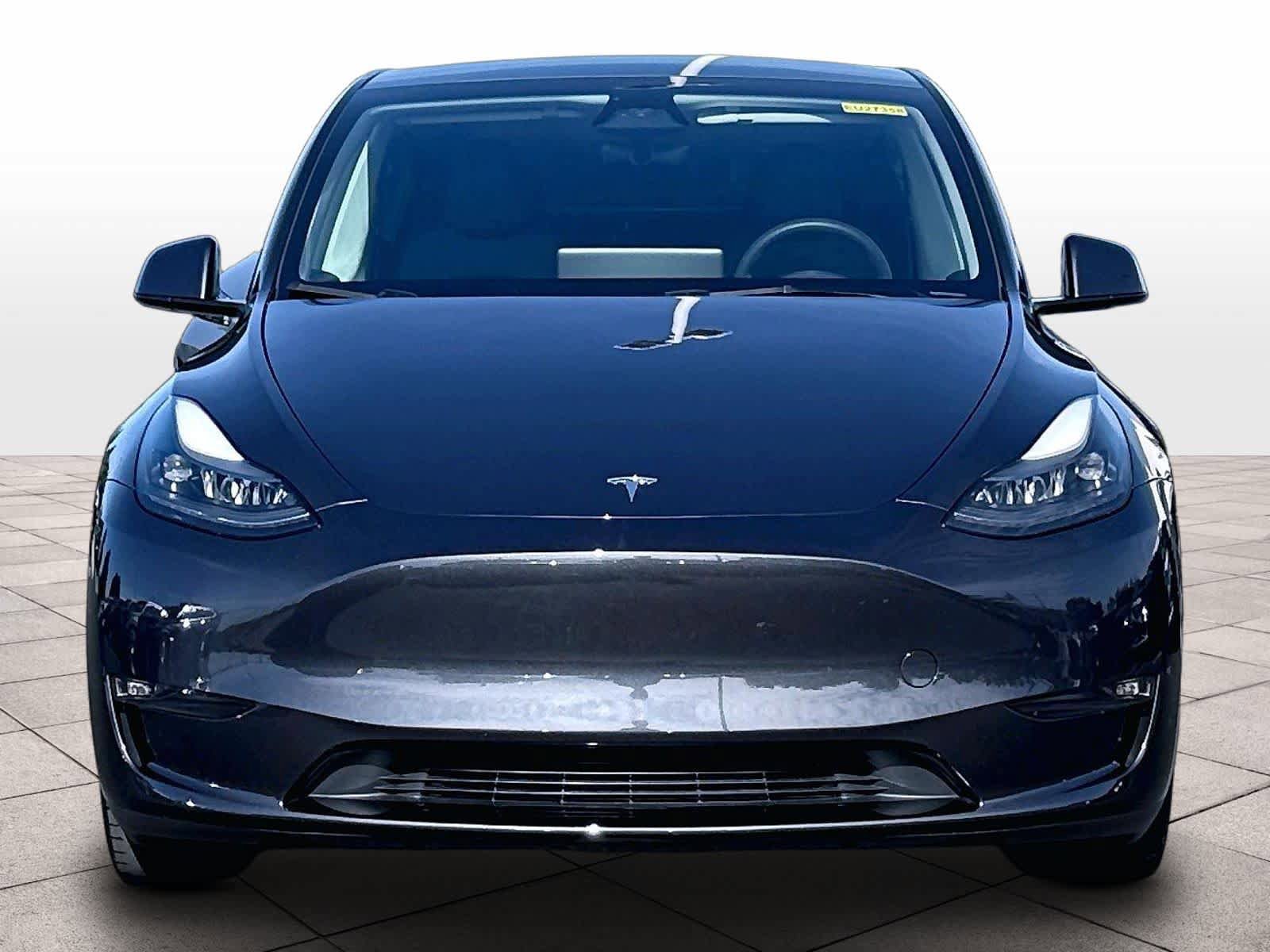 Used 2024 Tesla Model Y Long Range AWD/4WD image 2