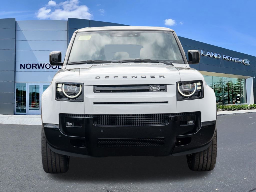 New 2026 Land Rover Defender 110 X-Dynamic SE image 2