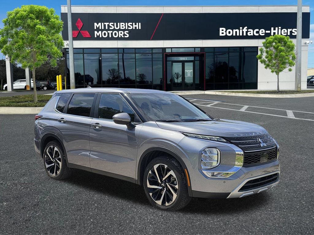 Used 2024 Mitsubishi Outlander SE Black Edition
