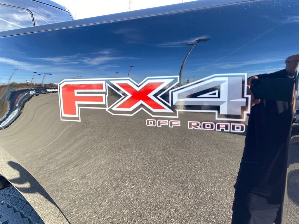 Used 2025 Ford F250 Platinum w/ FX4 Off-Road Package AWD/4WD image 38