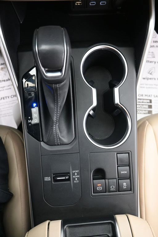 Used 2023 Toyota Highlander XLE image 29