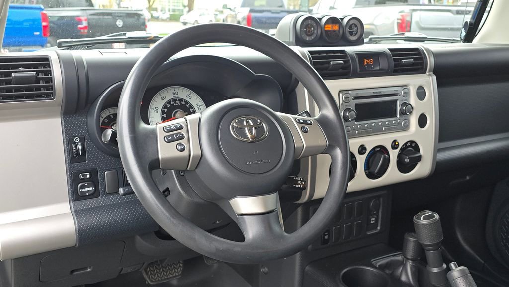 Used 2014 Toyota FJ Cruiser 4WD w/ Convenience Package image 22