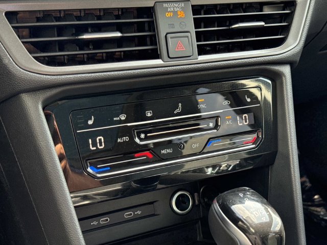 New 2026 Volkswagen Taos SE FWD image 22