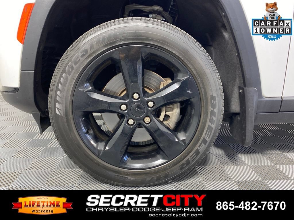 Used 2023 Jeep Grand Cherokee L Laredo AWD/4WD image 9