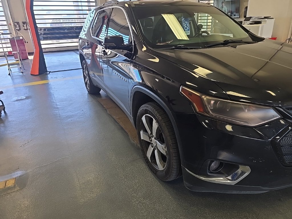 Used 2018 Chevrolet Traverse LT w/ LPO, Black Accent Package