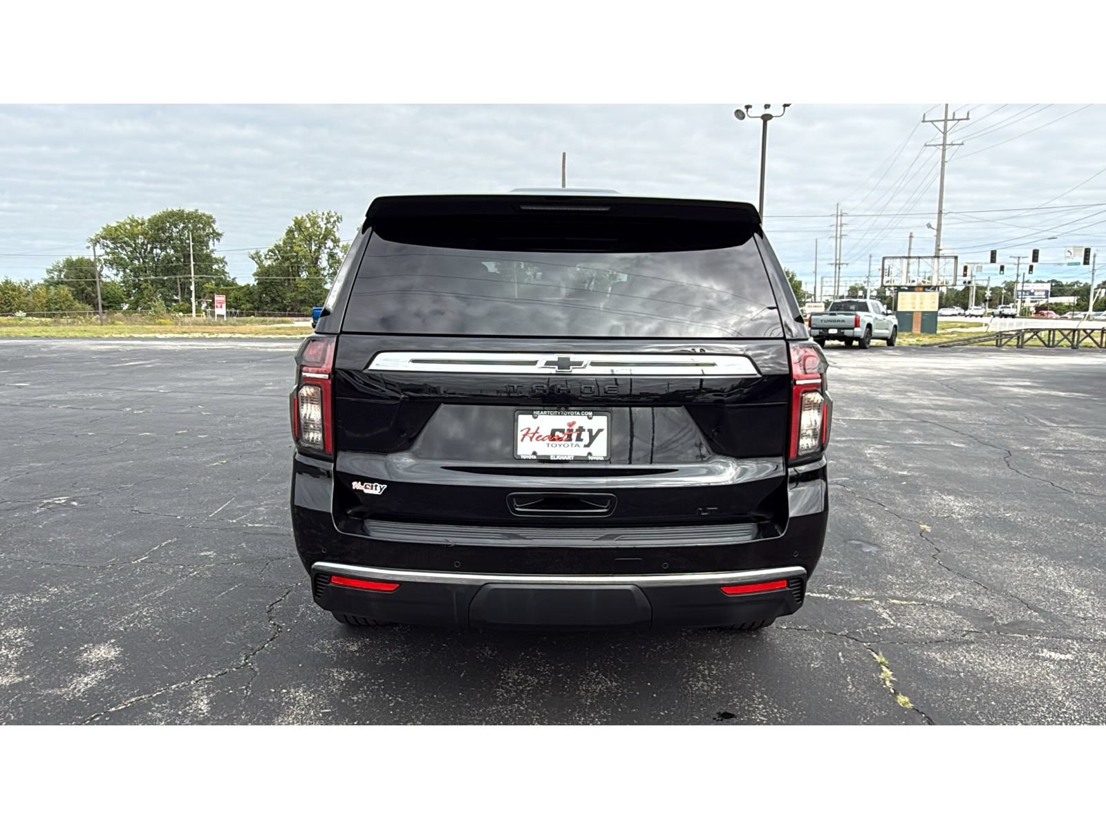 Used 2023 Chevrolet Tahoe LT w/ Luxury Package AWD/4WD image 6