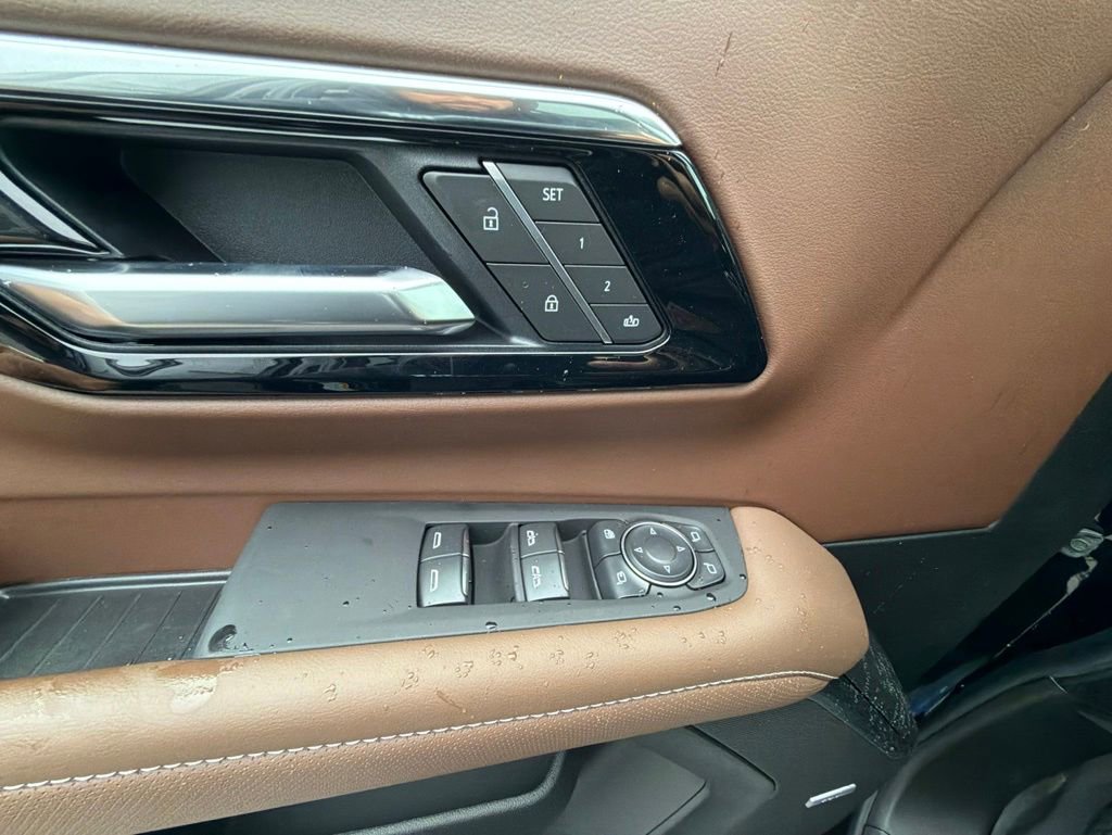 New 2026 Chevrolet Suburban High Country AWD/4WD image 39