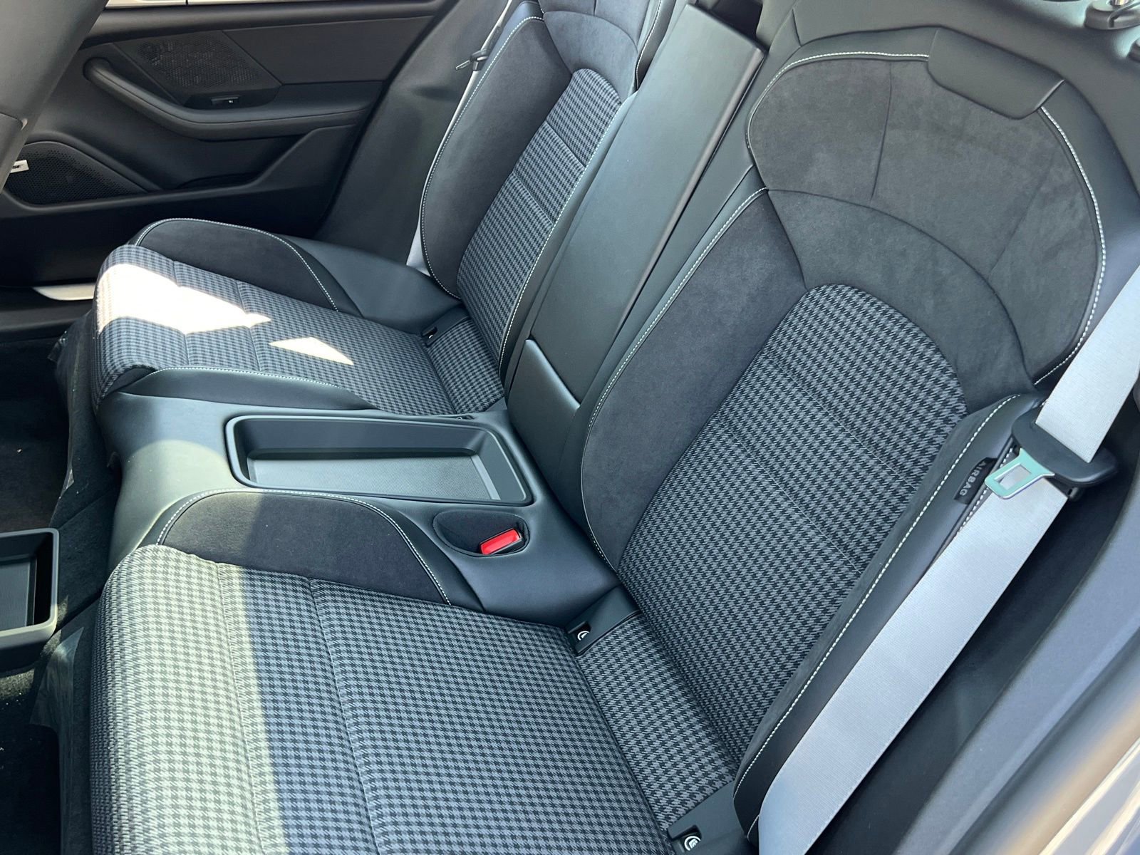 New 2025 Porsche Taycan image 17