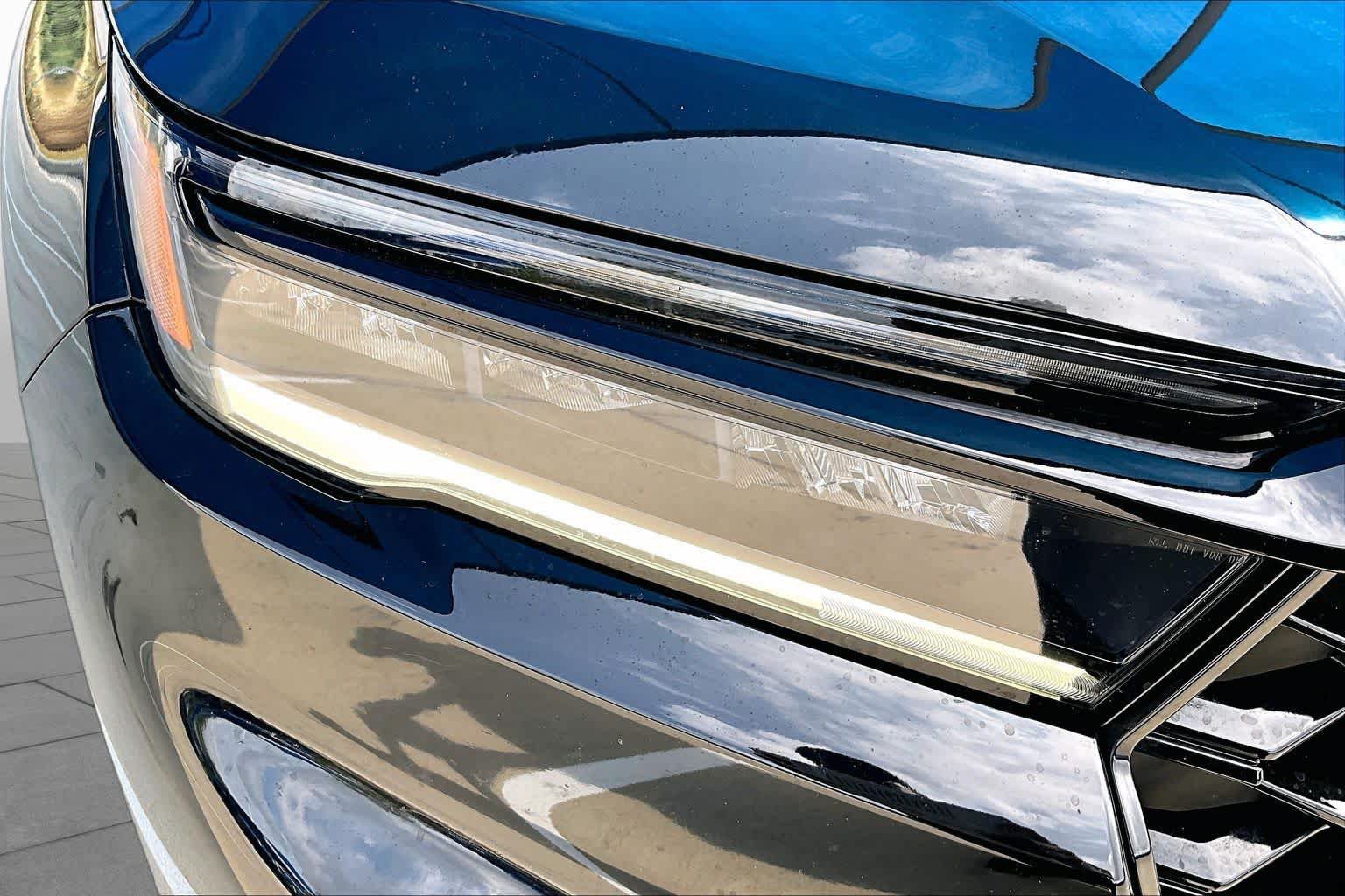 Used 2025 Honda Pilot TrailSport image 27