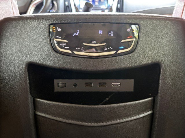Used 2018 Cadillac Escalade Premium Luxury AWD/4WD image 5