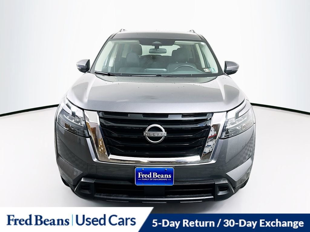 Used 2024 Nissan Pathfinder SV AWD/4WD image 2