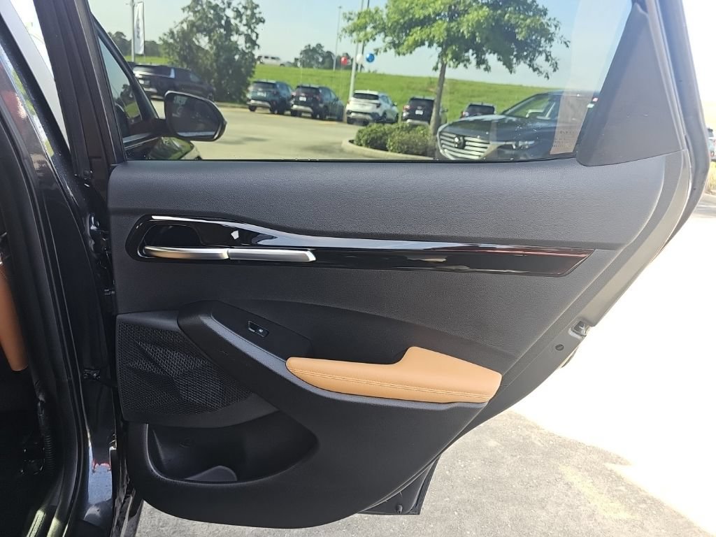 Used 2025 Kia Seltos EX w/ EX Sunroof Package AWD/4WD image 18
