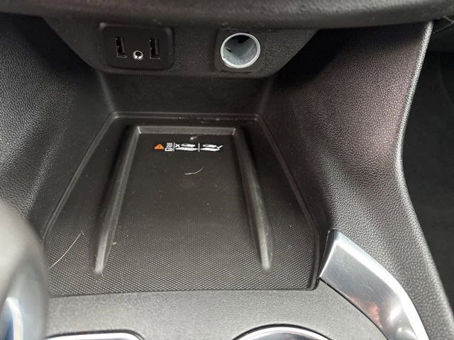 Used 2022 Chevrolet Traverse LT w/ Midnight/Sport Edition image 25