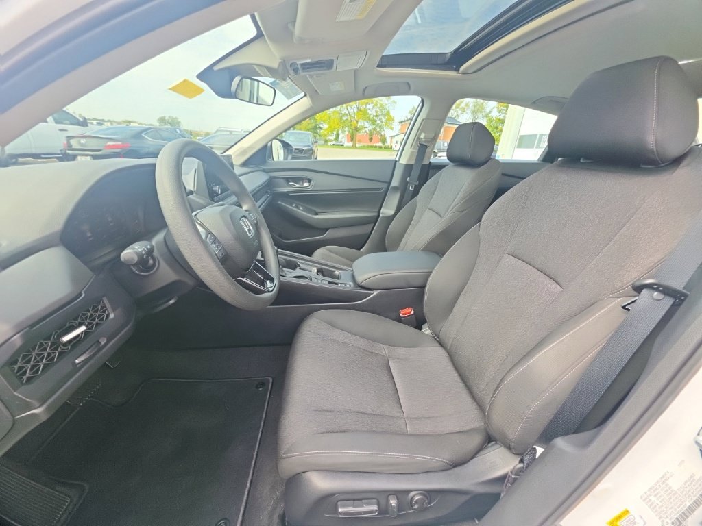 Certified 2025 Honda Accord SE image 12