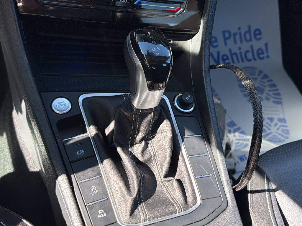 Used 2025 Volkswagen Jetta SEL FWD image 23