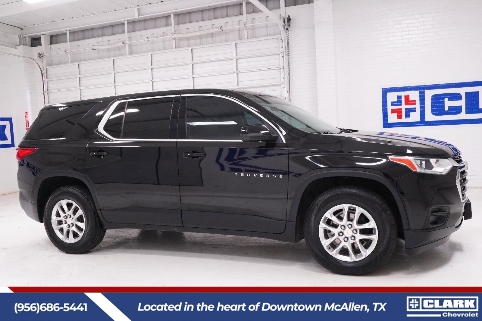 Used 2021 Chevrolet Traverse LS FWD image 4
