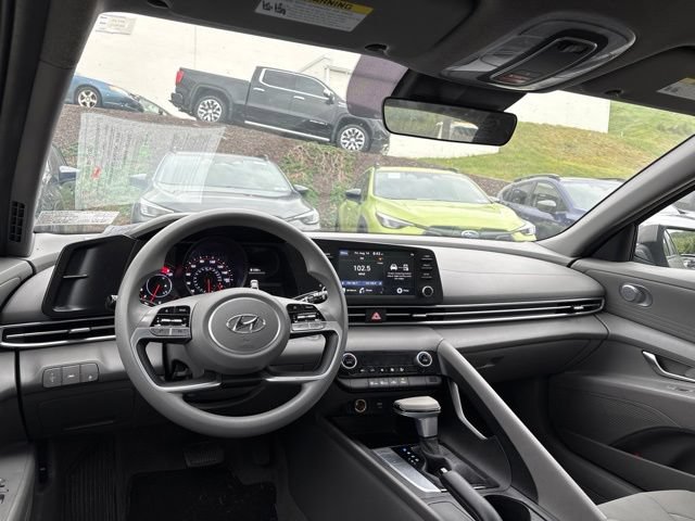 Used 2023 Hyundai Elantra SEL FWD image 10