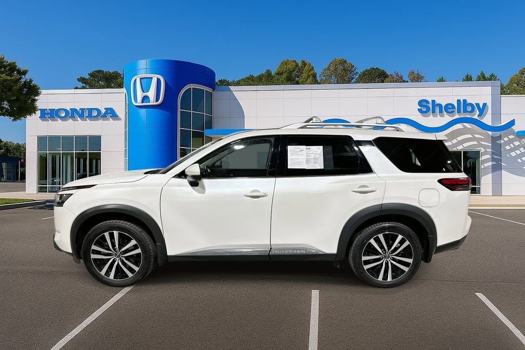 Used 2024 Nissan Pathfinder Platinum image 5