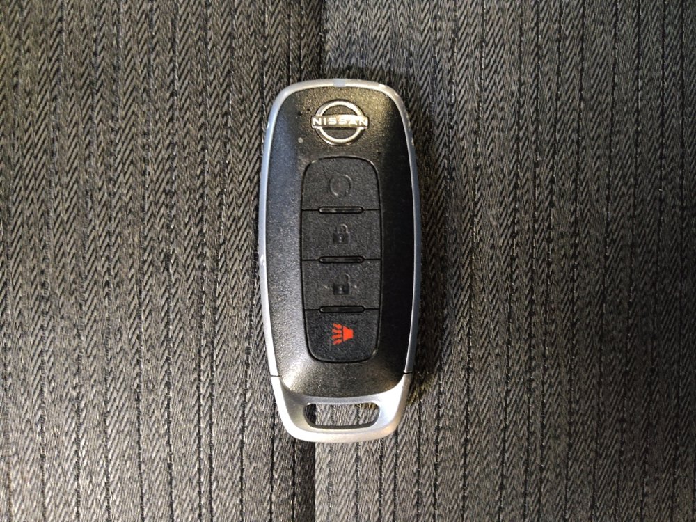 Used 2023 Nissan Rogue SV image 32