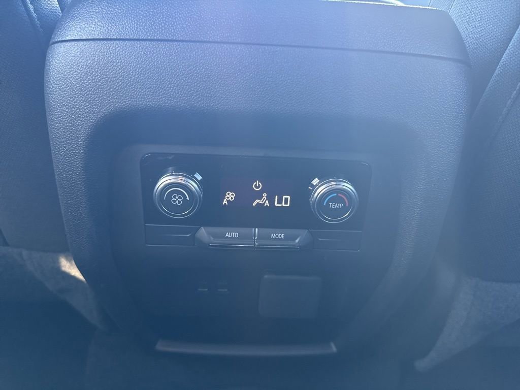 Used 2025 GMC Acadia Elevation FWD image 13