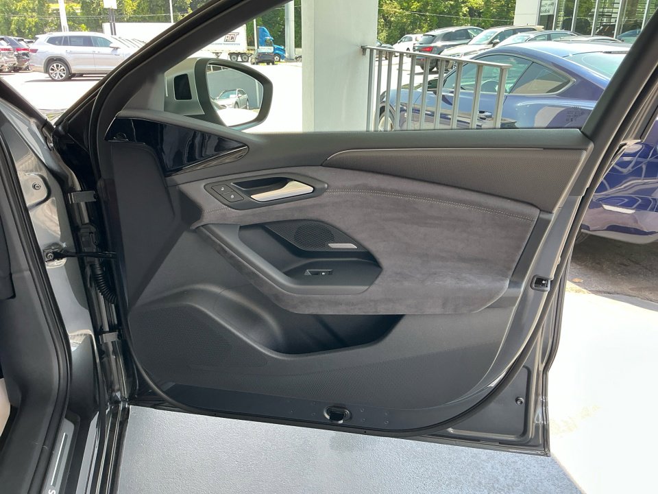 New 2025 Audi S6 e-tron Prestige image 30