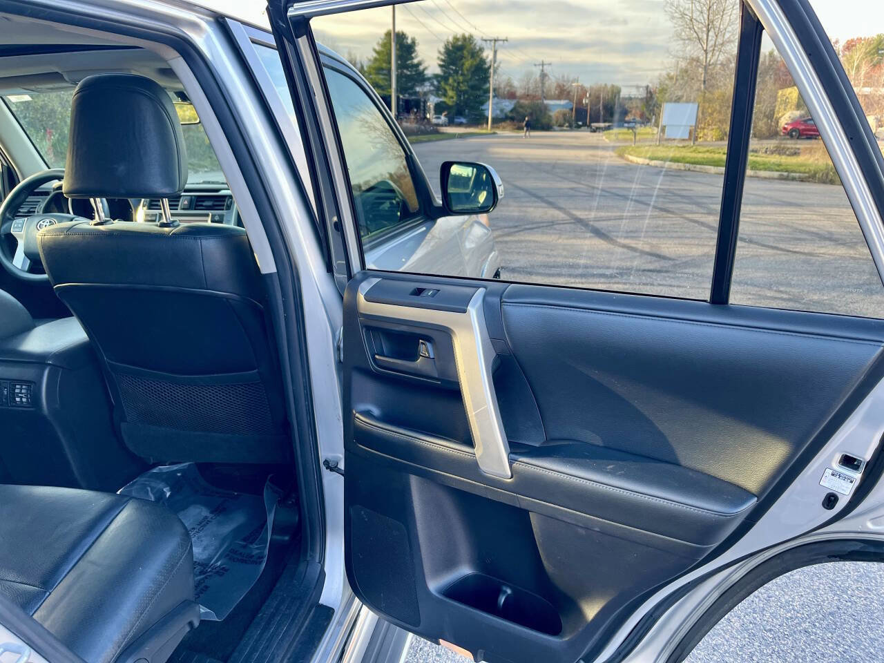 Used 2011 Toyota 4Runner Limited image 17