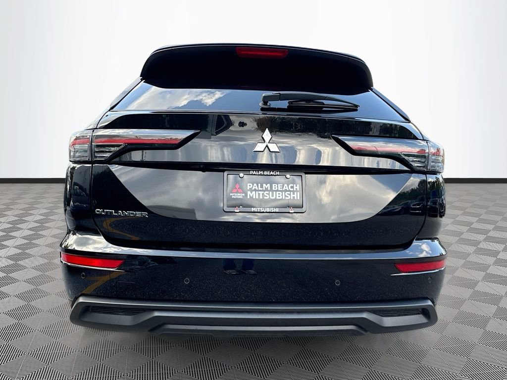 Used 2025 Mitsubishi Outlander ES image 7
