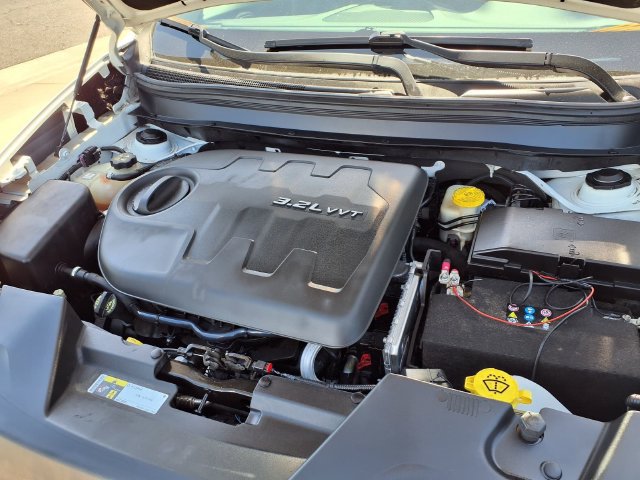 Used 2014 Jeep Cherokee Limited w/ Luxury Group FWD image 11