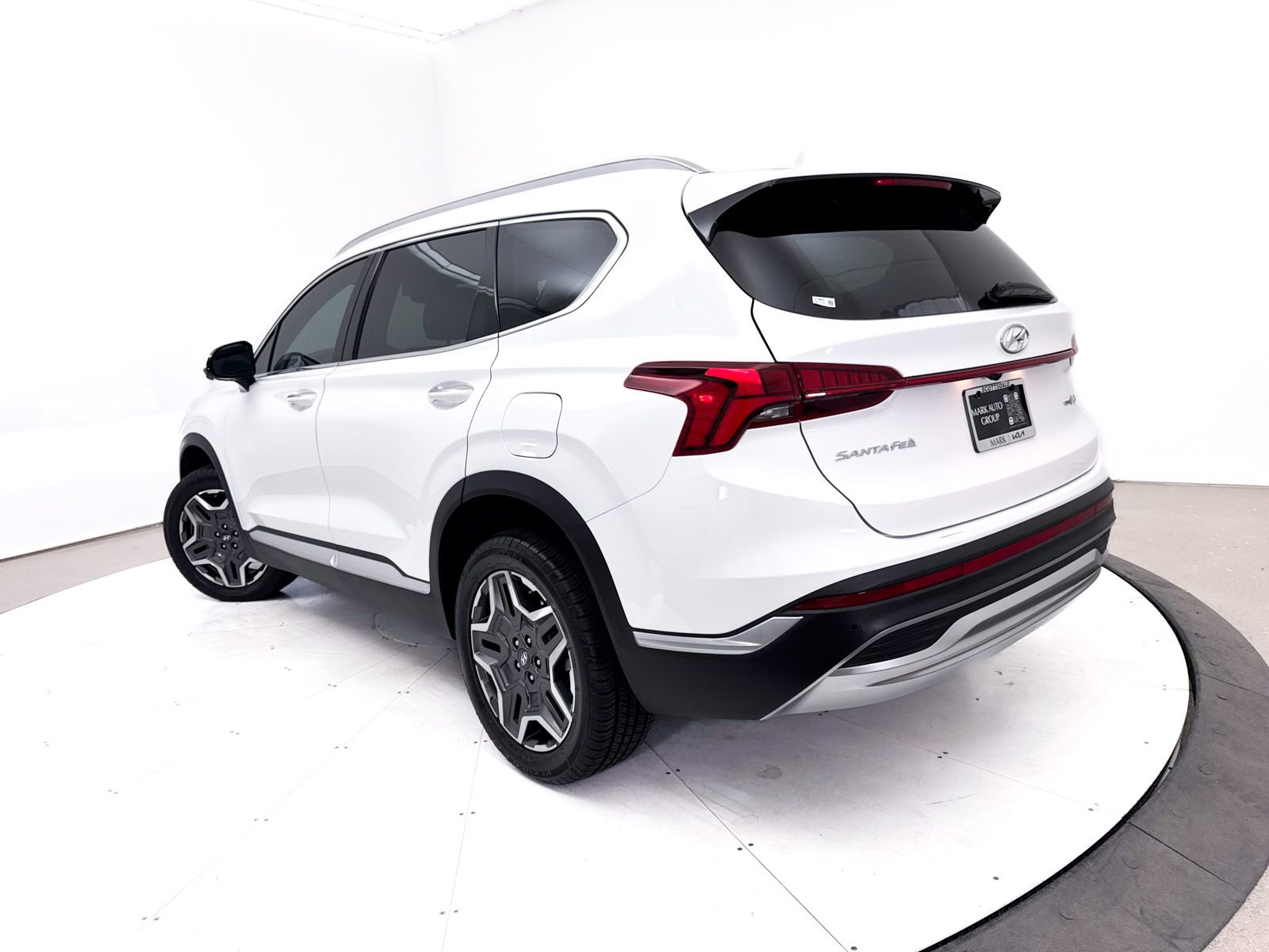 Used 2022 Hyundai Santa Fe Limited AWD/4WD image 2