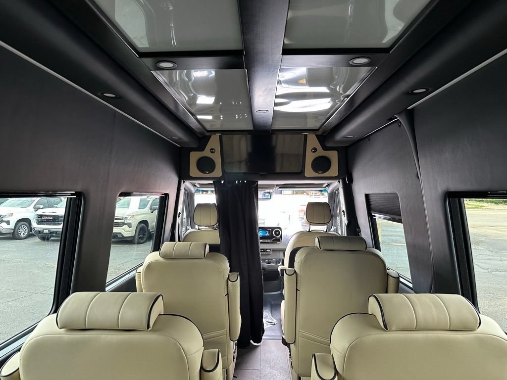 Used 2023 Mercedes-Benz Sprinter 3500 image 19