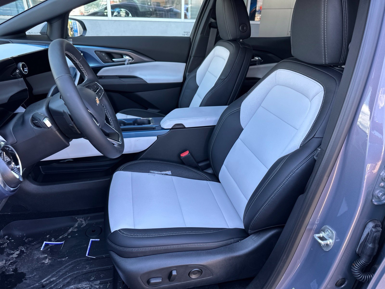 New 2026 Chevrolet Equinox EV LT FWD image 16