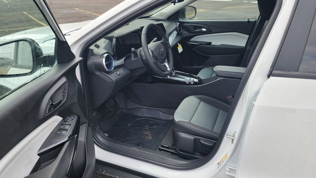 New 2026 Chevrolet Trax LT image 18