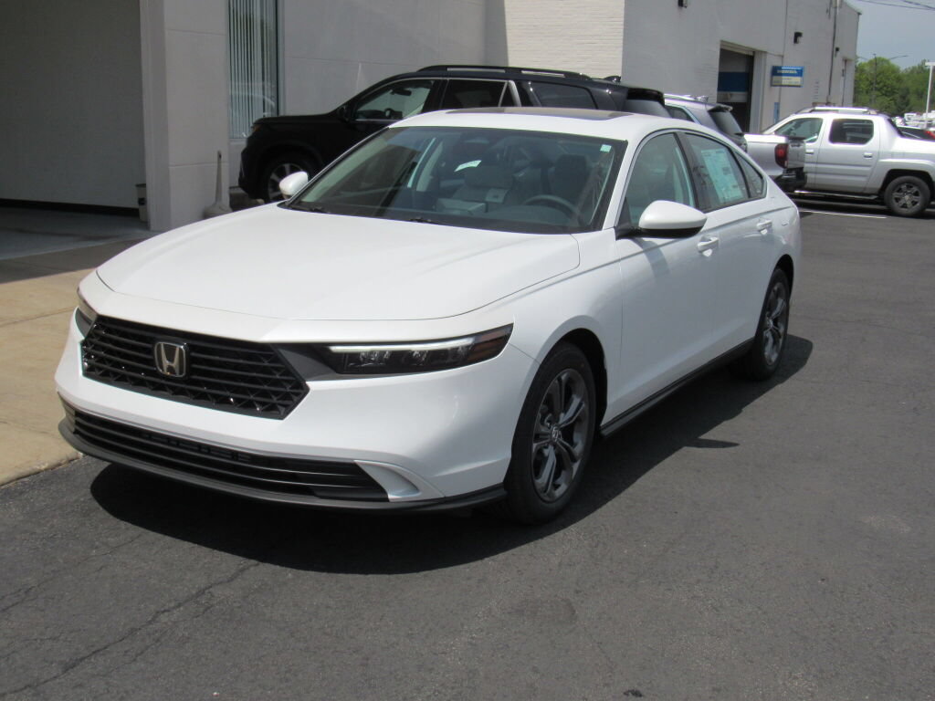 Used 2024 Honda Accord EX image 1
