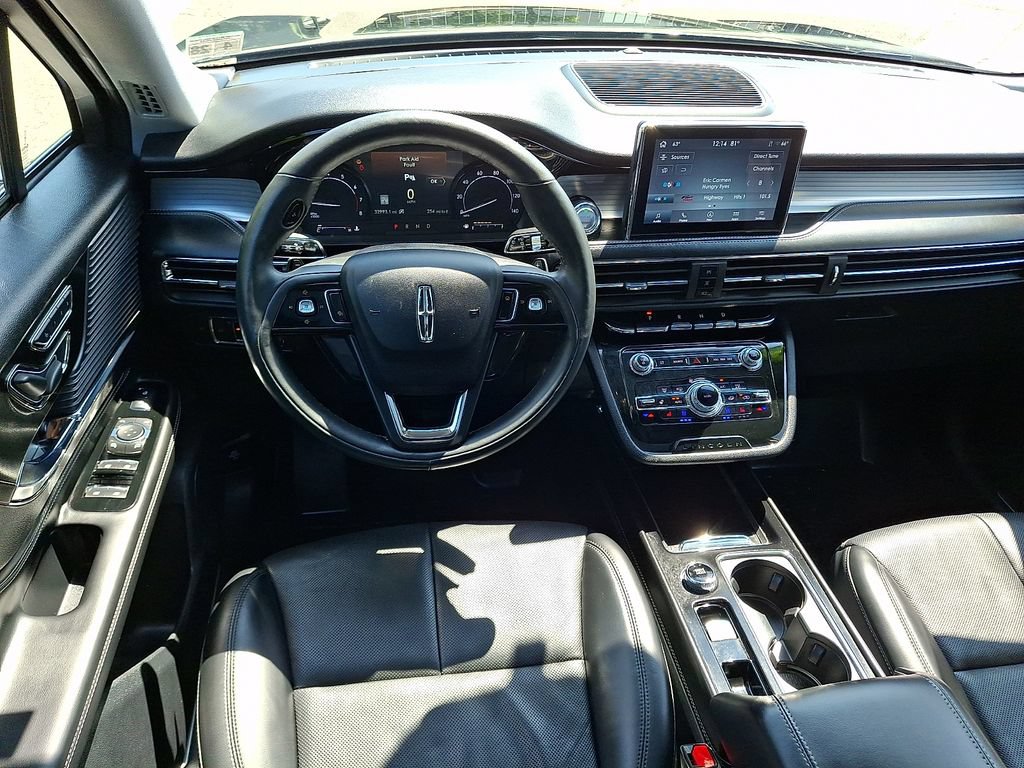 Used 2022 Lincoln Corsair AWD w/ Premium Package image 2