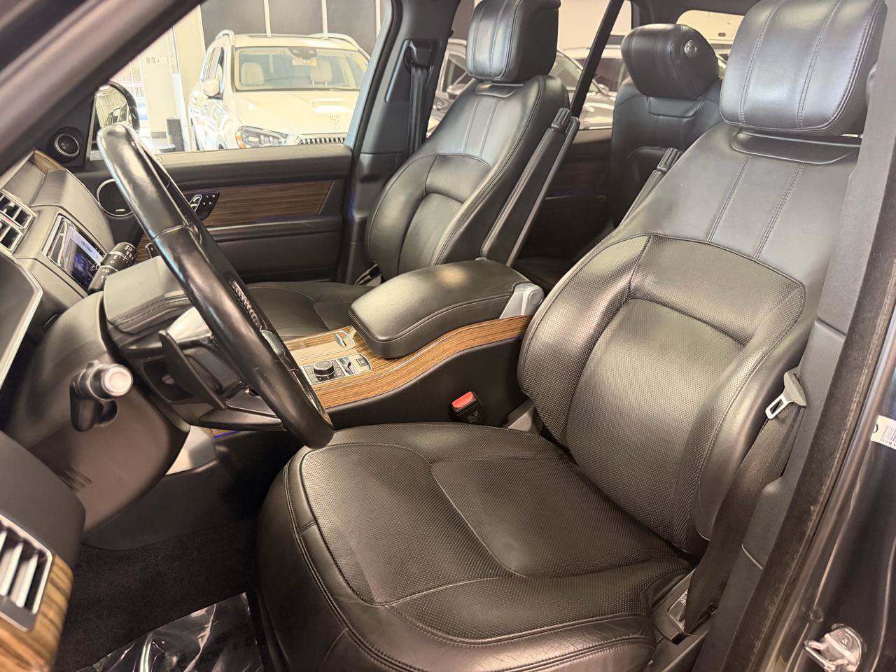 Used 2019 Land Rover Range Rover HSE AWD/4WD image 9