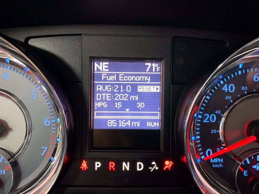 Used 2016 Chrysler Town & Country Touring FWD image 29