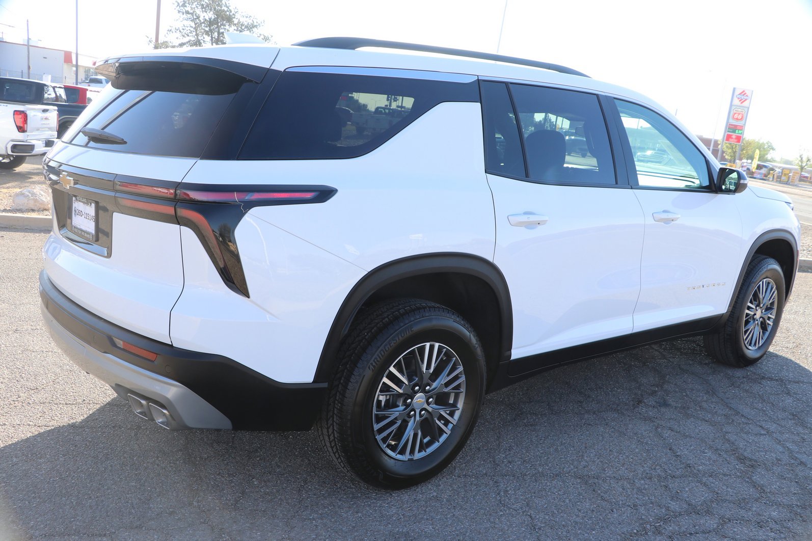 Used 2026 Chevrolet Traverse LT image 7
