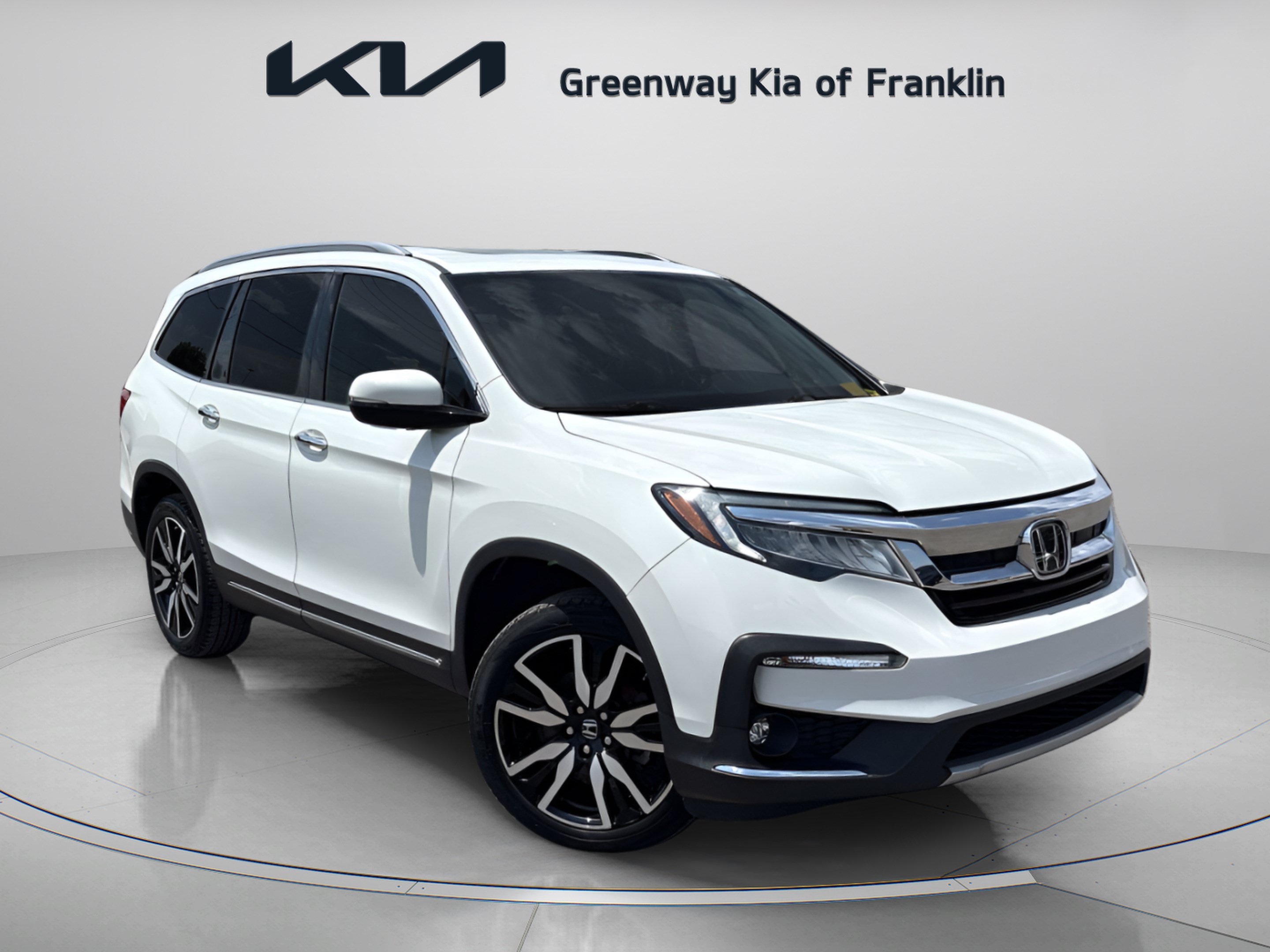 Used 2020 Honda Pilot Touring image 1