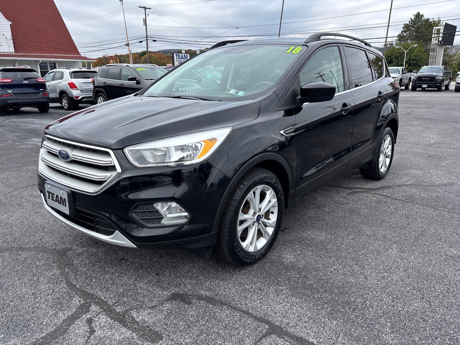 Used 2018 Ford Escape SE AWD/4WD image 3