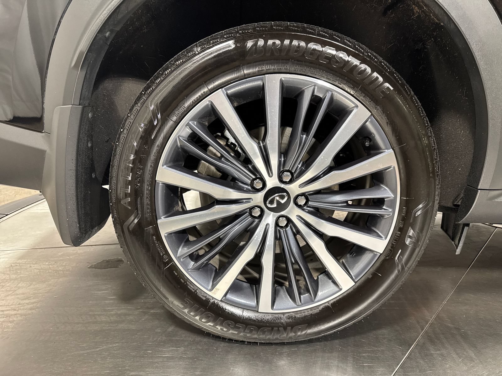 Certified 2025 INFINITI QX60 Luxe w/ Black Edition AWD/4WD image 13