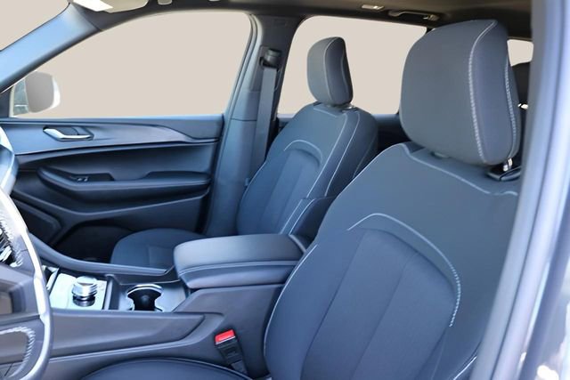 Used 2025 Jeep Grand Cherokee Laredo X image 13