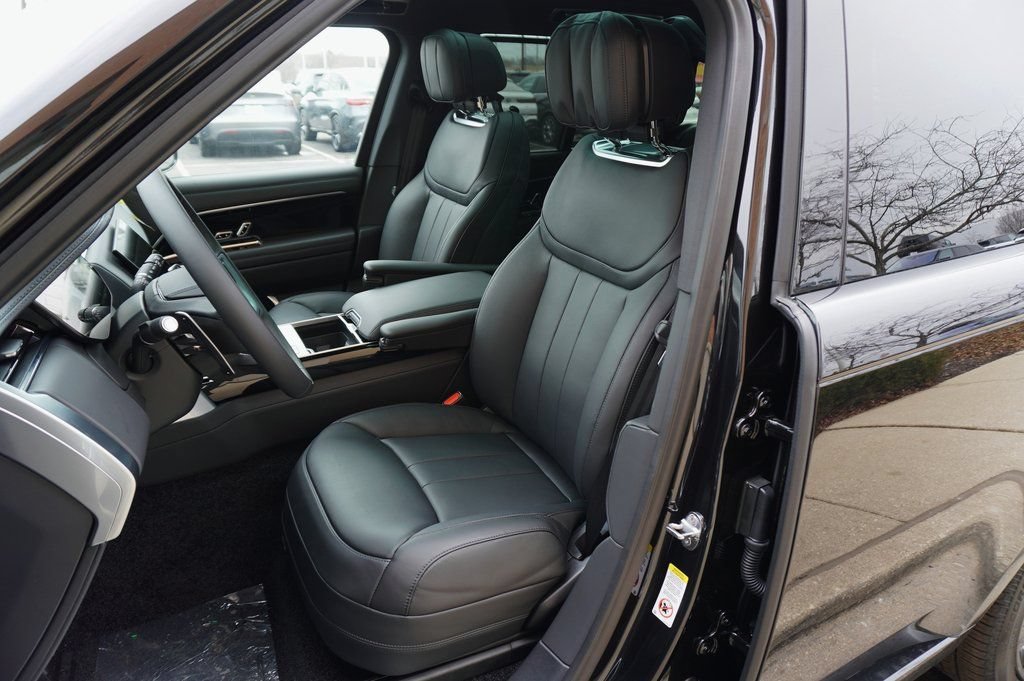 Used 2026 Land Rover Range Rover SE AWD/4WD image 14