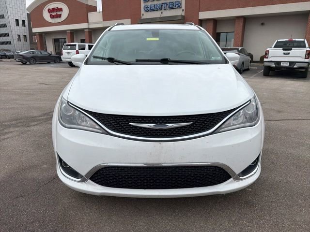 Used 2018 Chrysler Pacifica Touring-L image 11