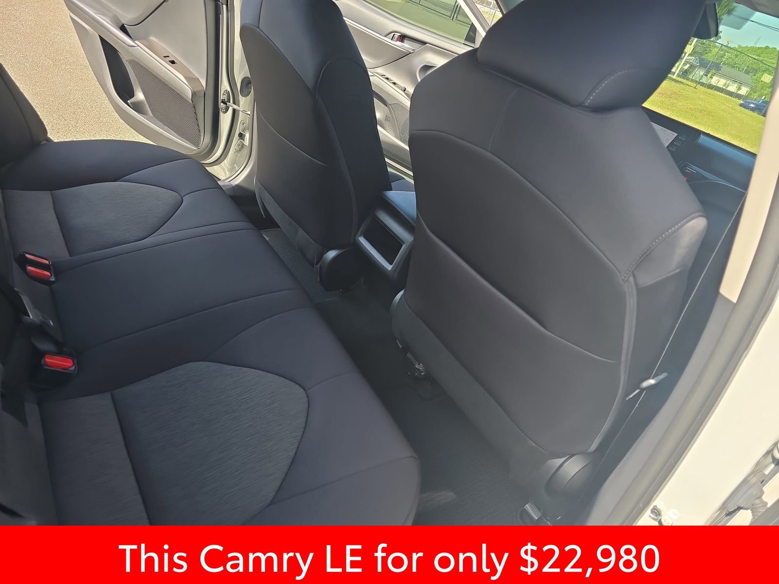Used 2022 Toyota Camry LE FWD image 17