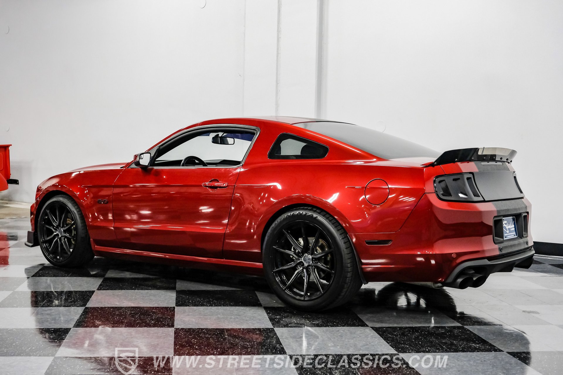 Used 2014 Ford Mustang GT Premium RWD image 8