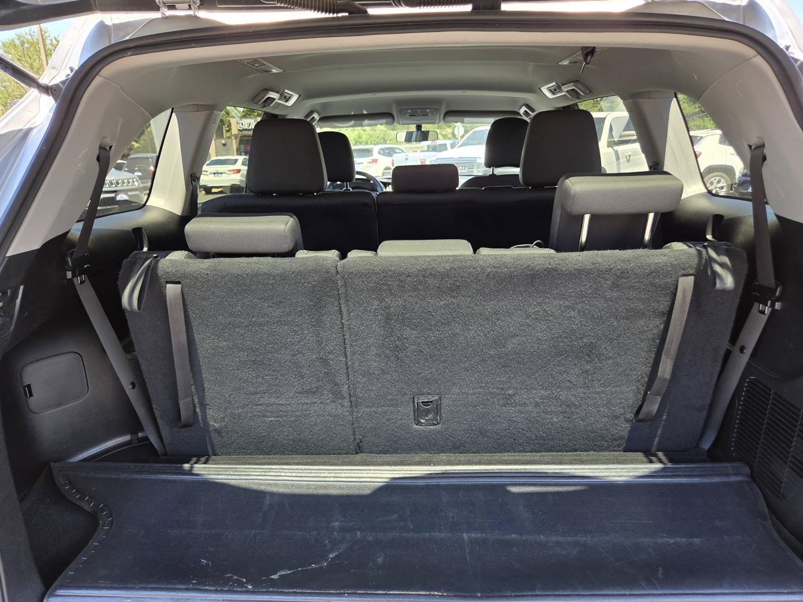 Used 2016 Toyota Highlander LE AWD/4WD image 18