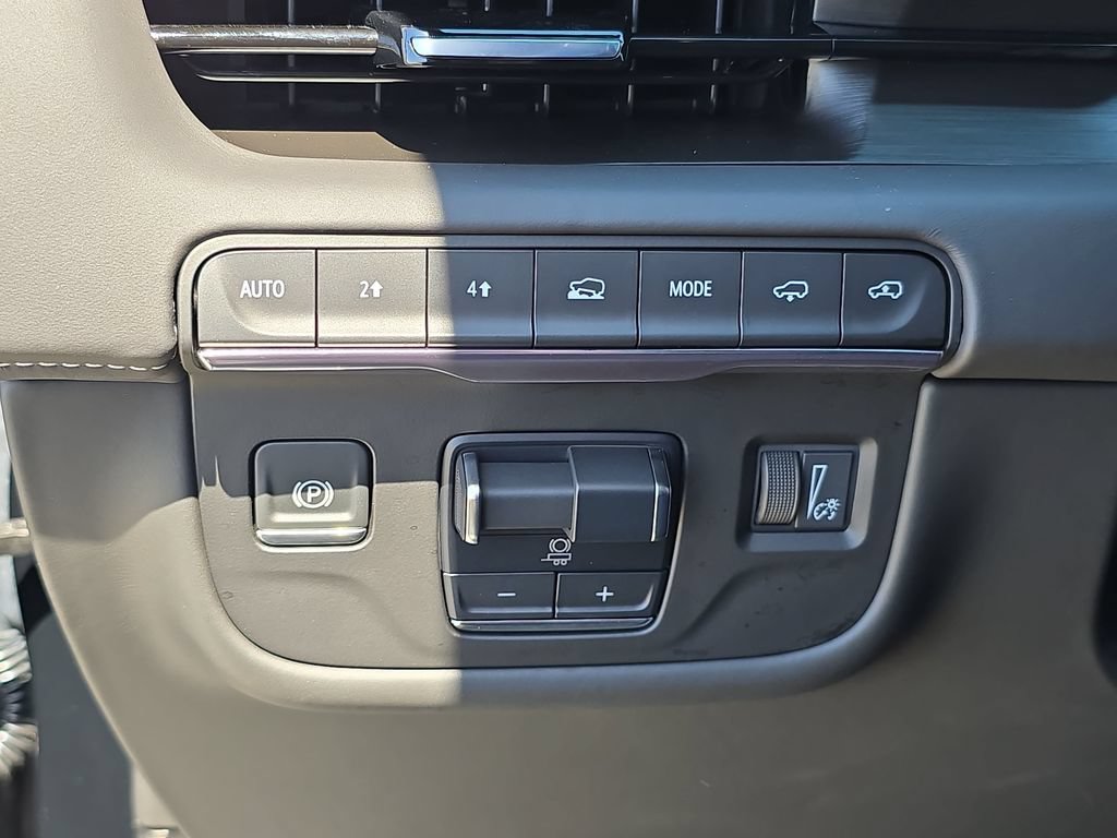 Used 2024 Cadillac Escalade Sport Platinum w/ LPO, ONYX Package AWD/4WD image 31