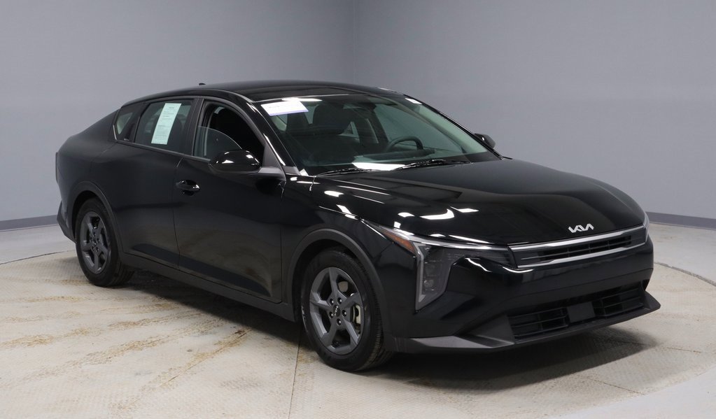 Used 2025 Kia K4 LXS image 1